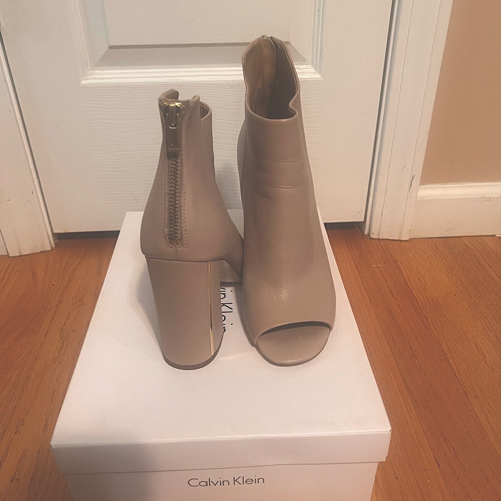 Calvin Klein 4” booties